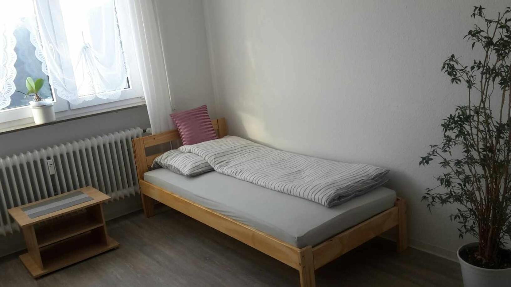 Egyszeru Szallas Stuttgart Ngoại thất bức ảnh