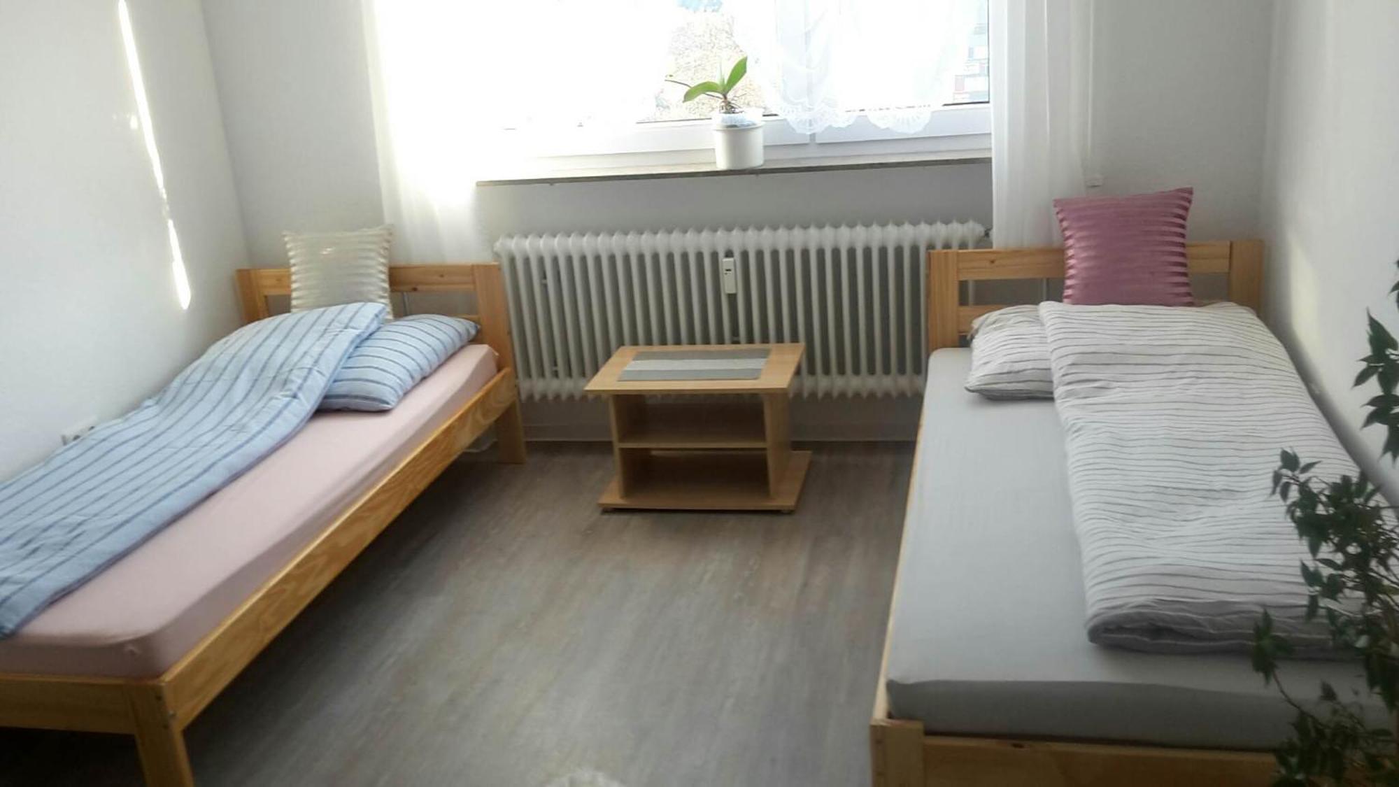 Egyszeru Szallas Stuttgart Ngoại thất bức ảnh